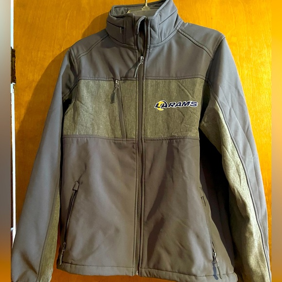 ❤️NWOT❤️OFFICIAL NFL LA RAMS❤️SIDELINE MEN’S MEDIUM LIGHTWEIGHT JACKET❤️ - Picture 2 of 5